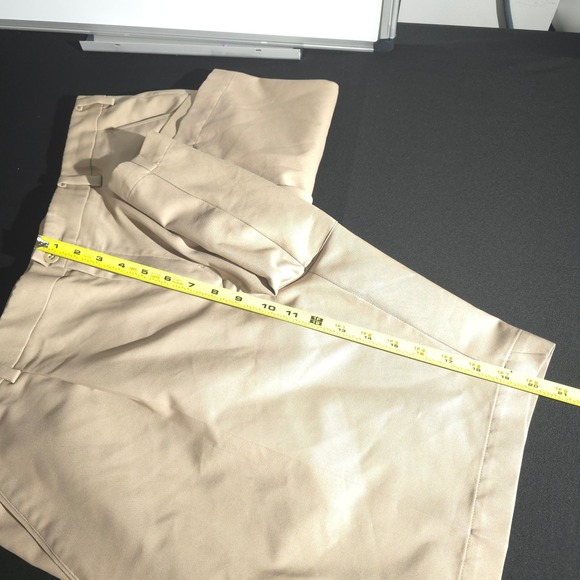 Nike Golf Shorts Mens 38 Beige Pleated Khaki Golfing Casual Walking Performances - Picture 3 of 13